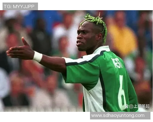 足球明星绿色发型男士风格图片展示与时尚潮流解析 足球明星绿色发型男士风格图片展示与时尚潮流解析