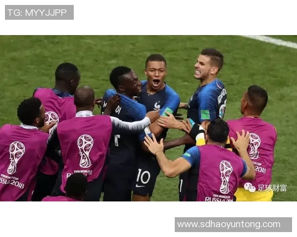 足球明星财富榜揭晓谁是最富有的球场传奇与他们的惊人收入揭秘 足球明星财富榜揭晓谁是最富有的球场传奇与他们的惊人收入揭秘