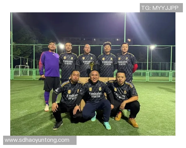 足球明星独特招式全景展示让你领略球场魅力与技巧的完美结合 足球明星独特招式全景展示让你领略球场魅力与技巧的完美结合